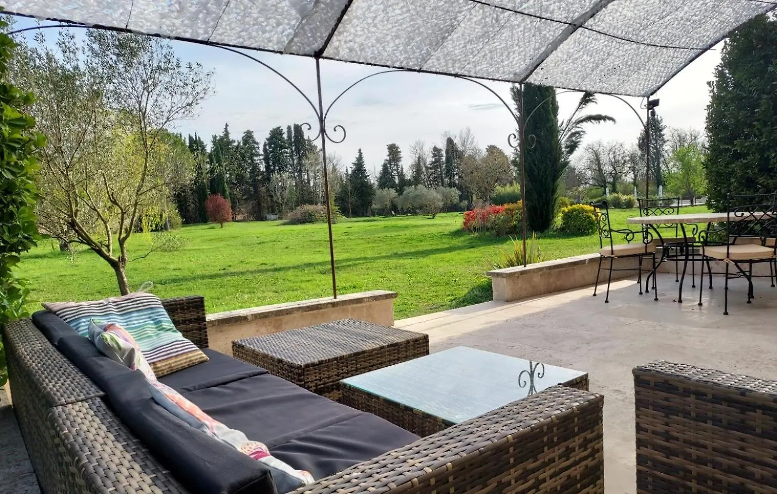 Gasthuis La Bastide Des Amouriers Caumont-sur-Durance