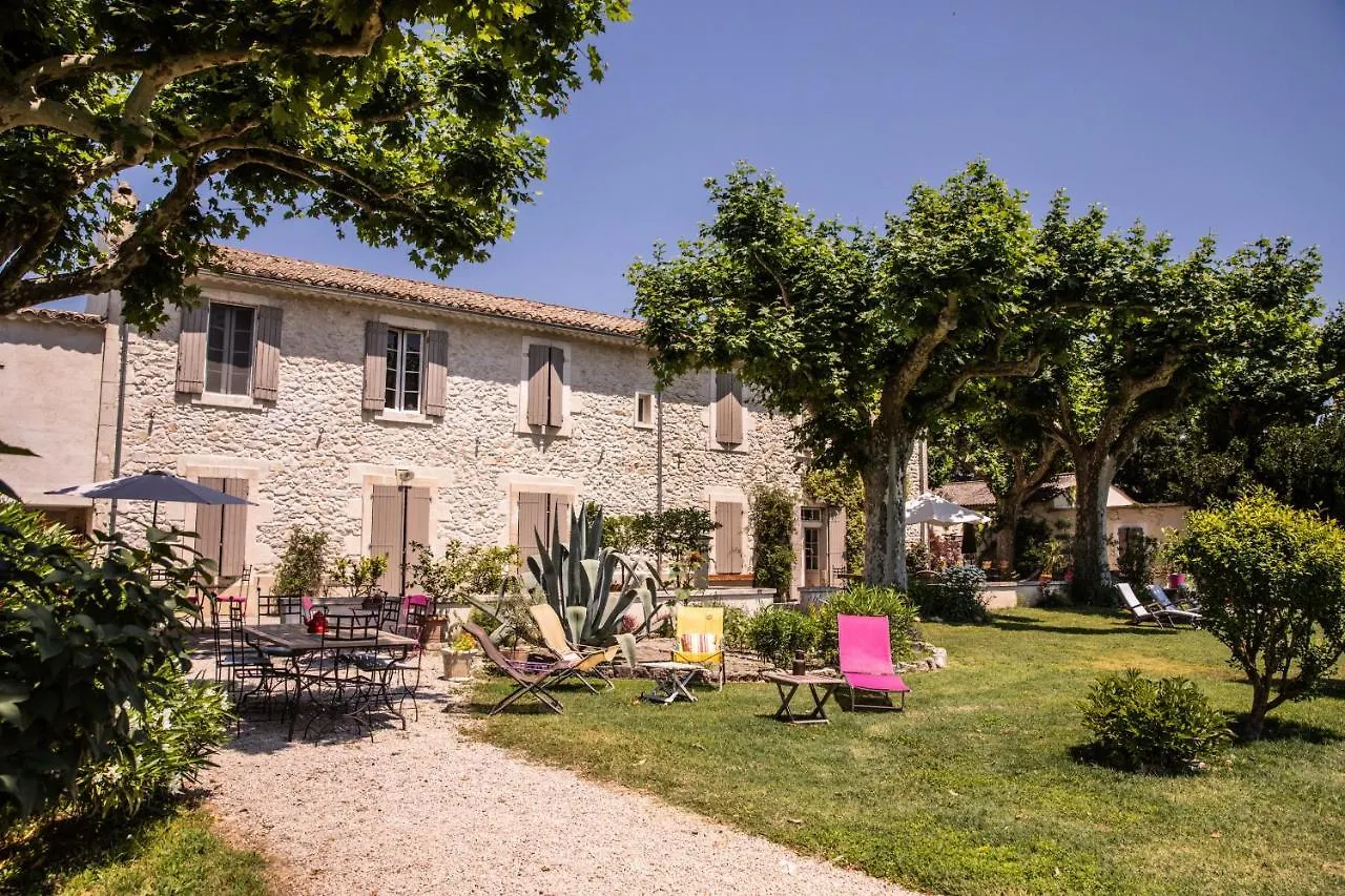 La Bastide Des Amouriers Caumont-sur-Durance 3*,
